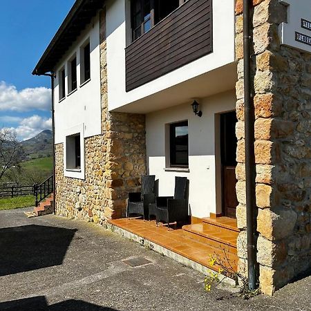 Casa La Maestra Apartment Arriondas Exterior photo